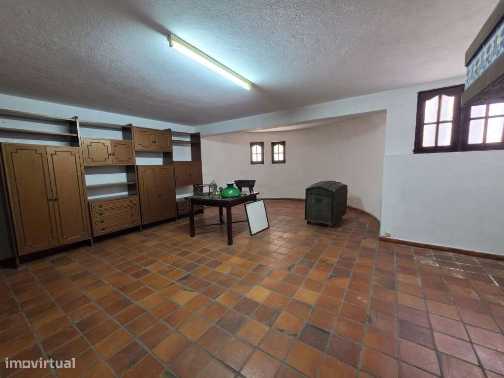 Moradia T5 com Garagem e Jardim | Centro de Elvas-33