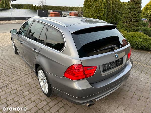 BMW Seria 3 318d Touring - 10