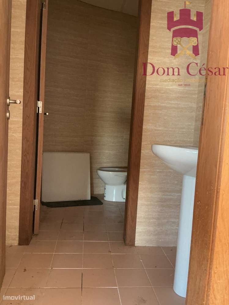 Moradia T4  R/C - 1º Andar em Foros de Salvaterra-6