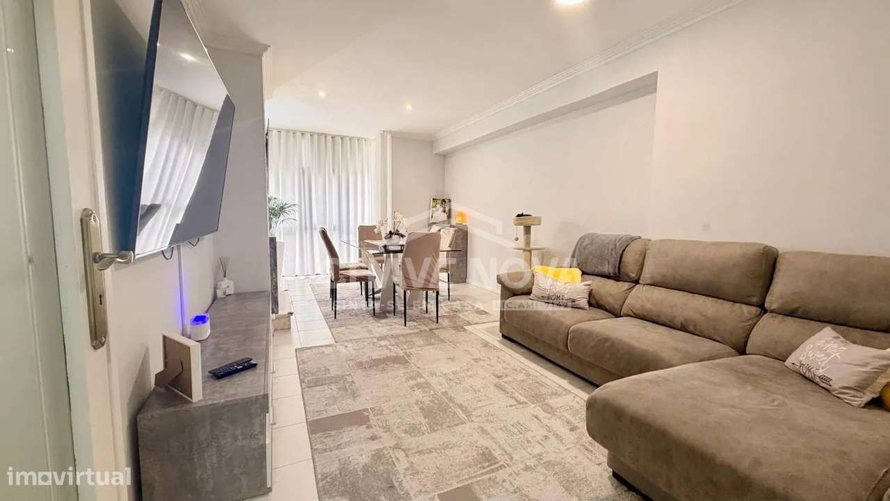 T2 c/ Garagem Box em Canelas-0