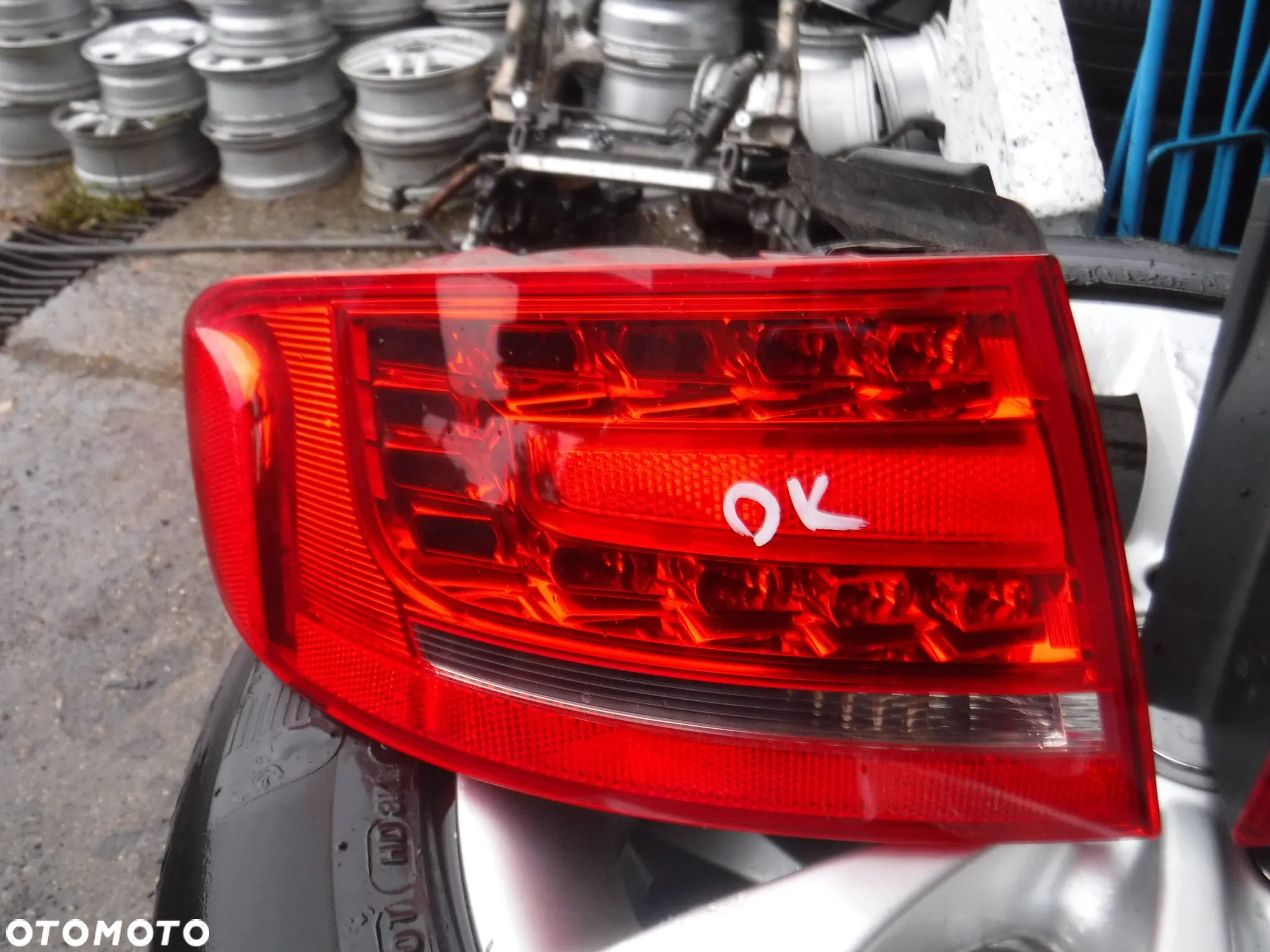 Audi A4 B8 sedan lampa LED lewa  tyl  w blotnik - 2