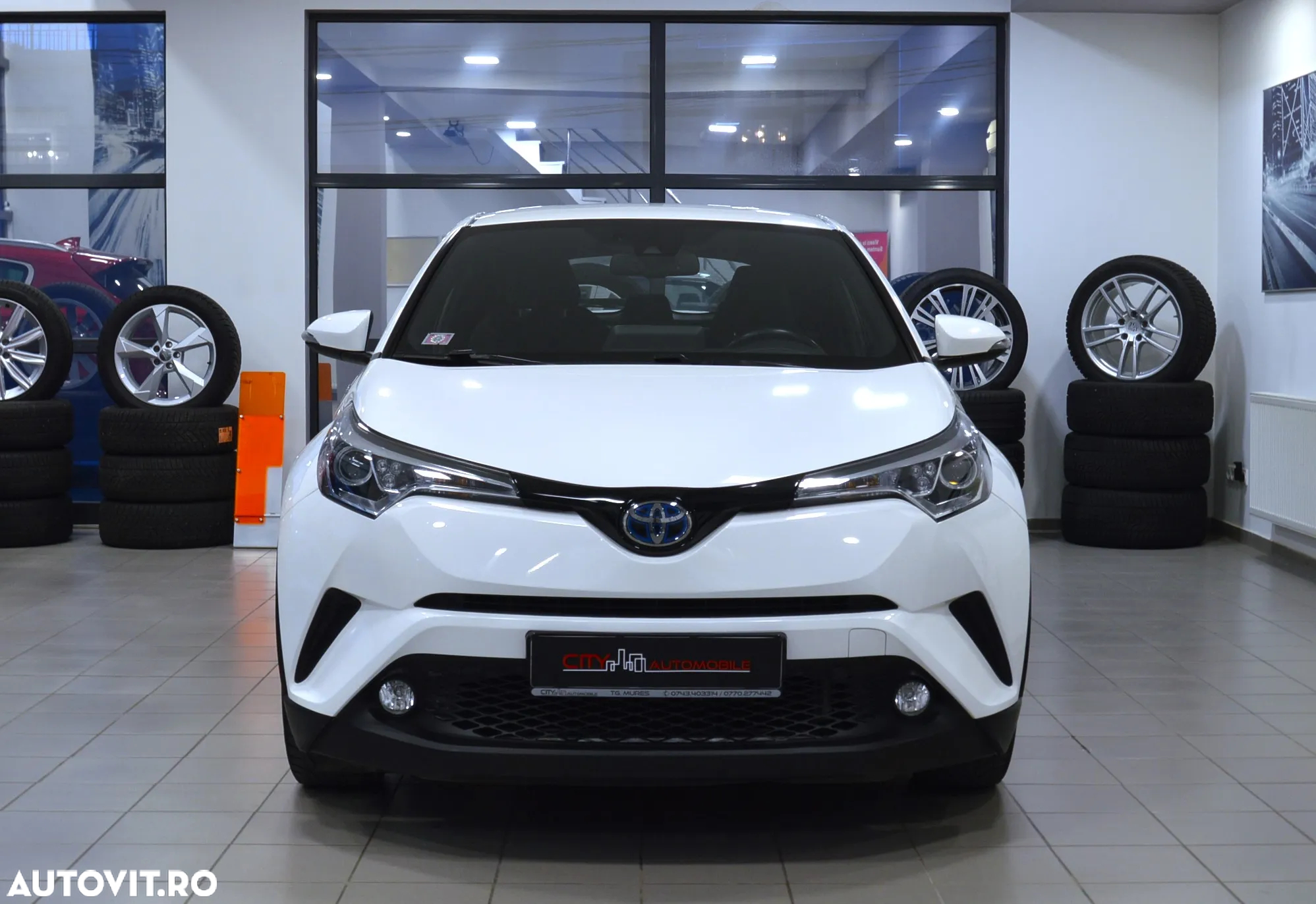 Toyota C-HR 1.8 HSD 122 CP 4x2 CVT Cult - 2