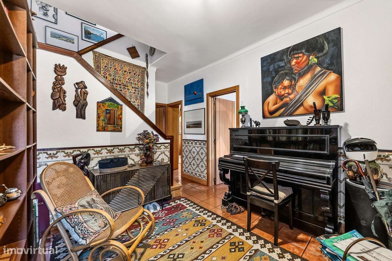 Moradia T3+1 com terraço e jardim em Campolide, Lisboa - Grande imagem: 3/28