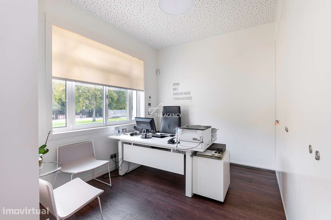 Escritório em Serralves - Grande imagem: 4/43
