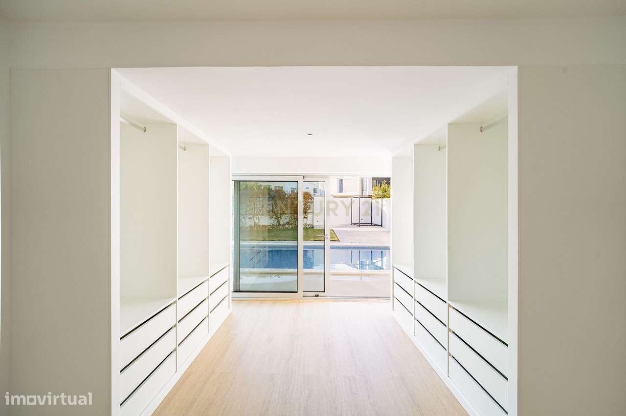 Moradia T6 com Piscina - Charneca de Caparica-16