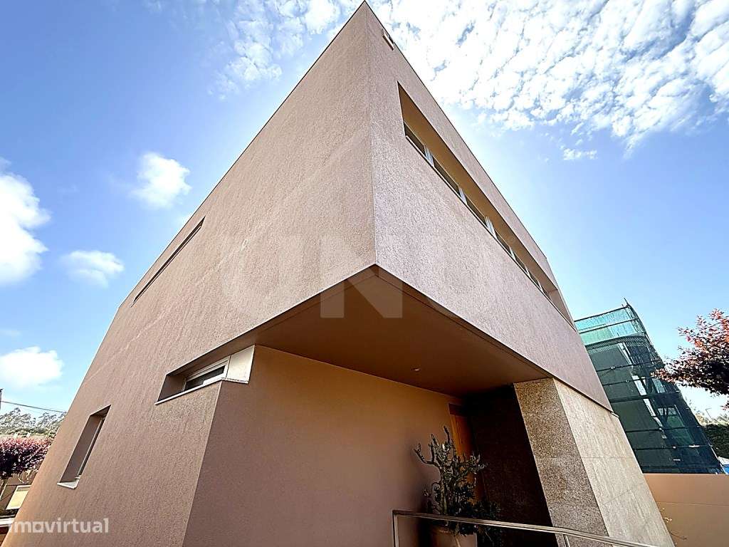 Moradia T5 Moderna com Jardim e Cave Ampla - Árvore, Vila do Conde-30