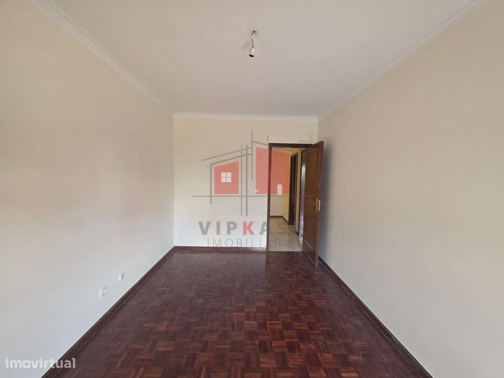 Apartamento T2 com Garagem-10