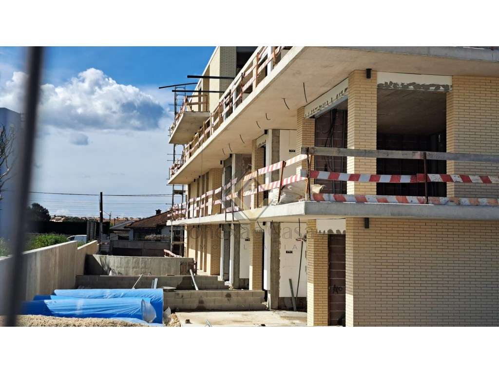 Apartamento T1 + 1 na praia da Granja-0