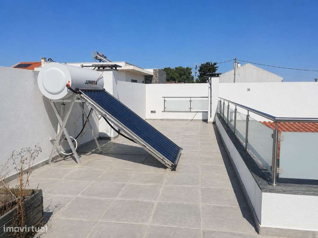 Moradia T3 +1 Renovada Pronta a Habitar Espaço, Conforto e excelent...-26