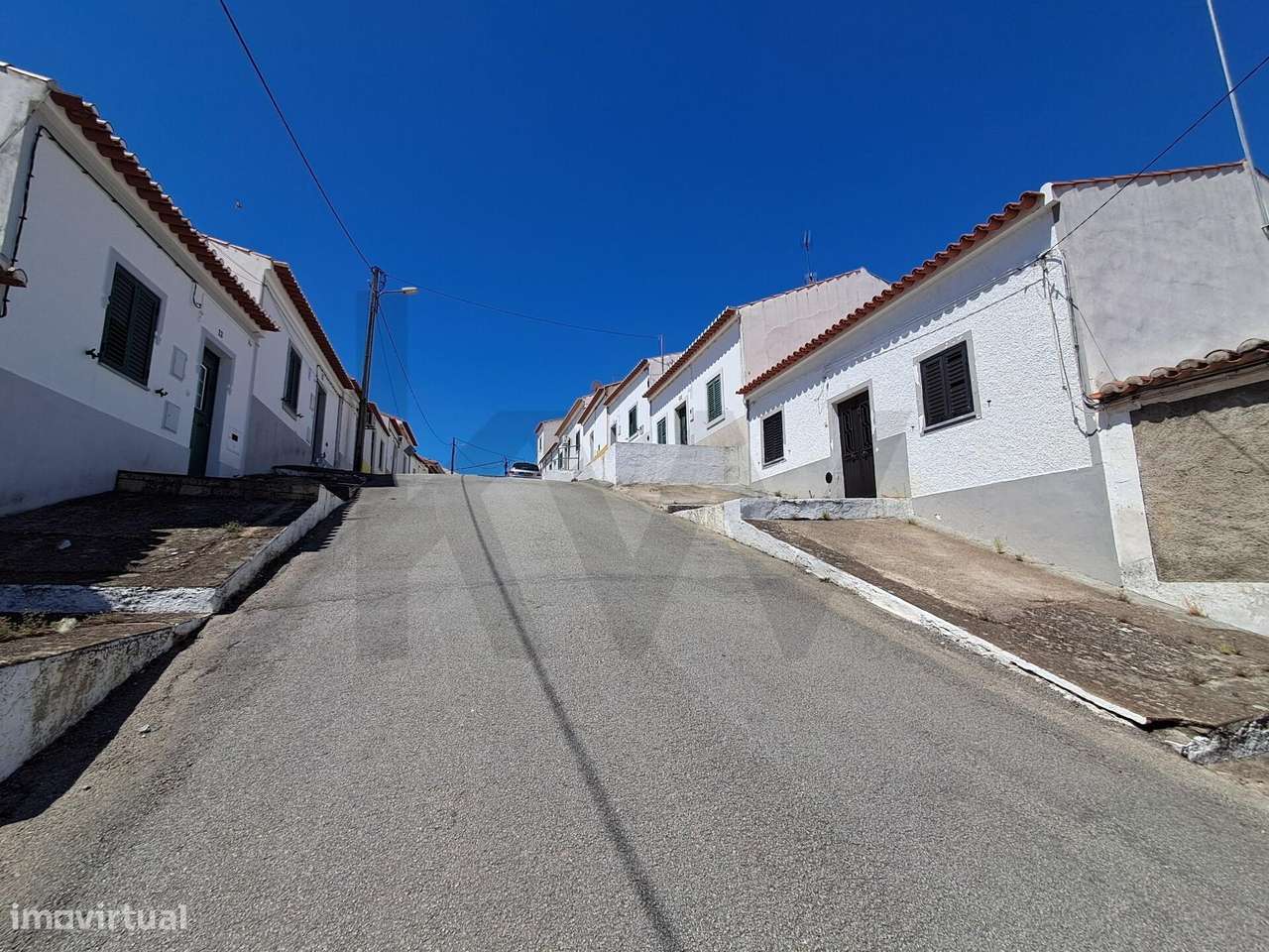 Oportunidade de Investimento | Moradia T2 para Reabilitação em Santo A-45