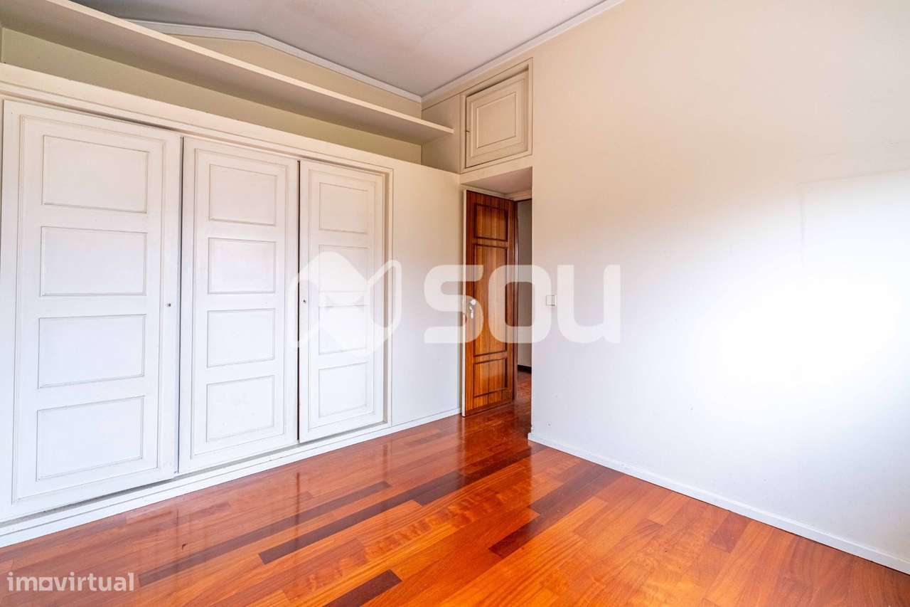 Casa Senhorial T7 num Lote de 3.320m² em Leça do Balio com-28