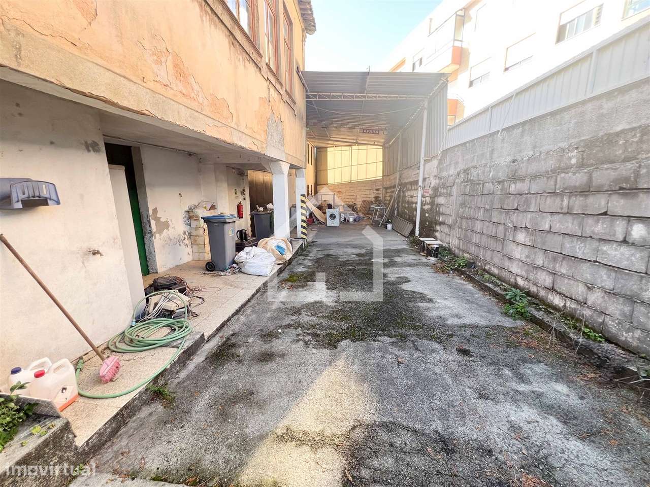 Moradia T4 com Armazém - Lourosa - Grande imagem: 4/26
