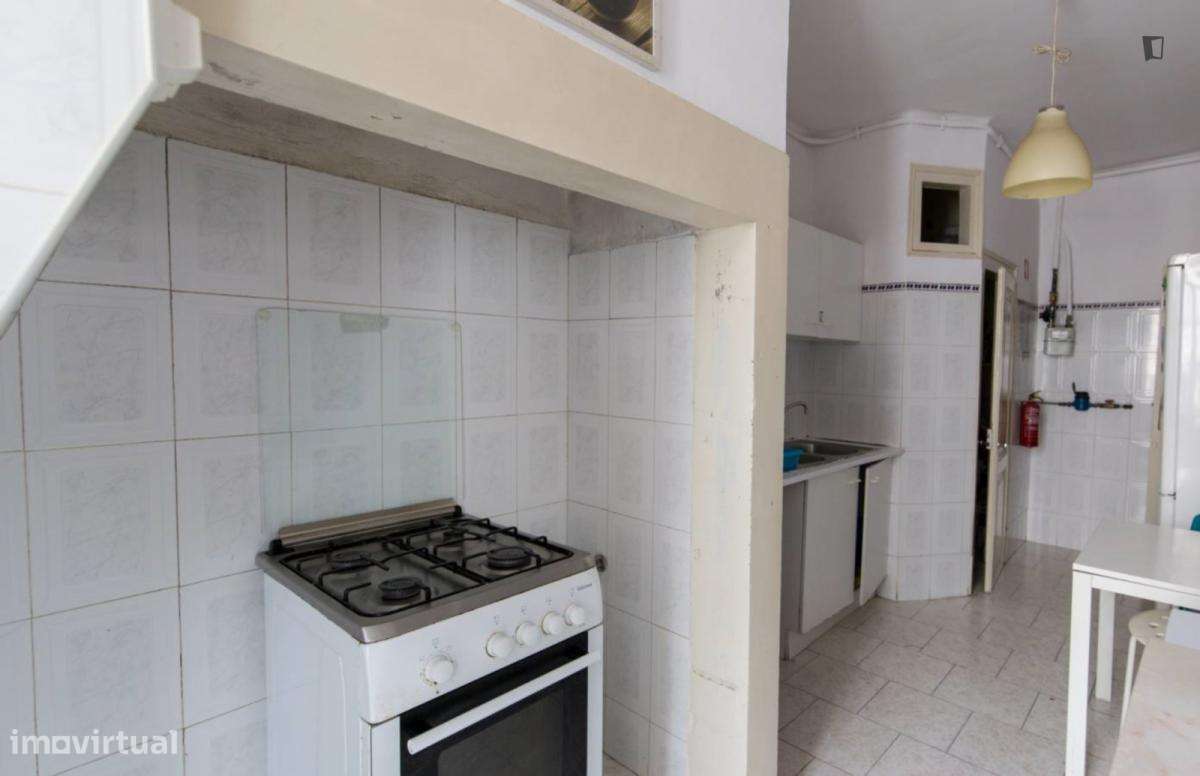 Quarto - localizado em Saldanha Lisbon - Grande imagem: 5/16