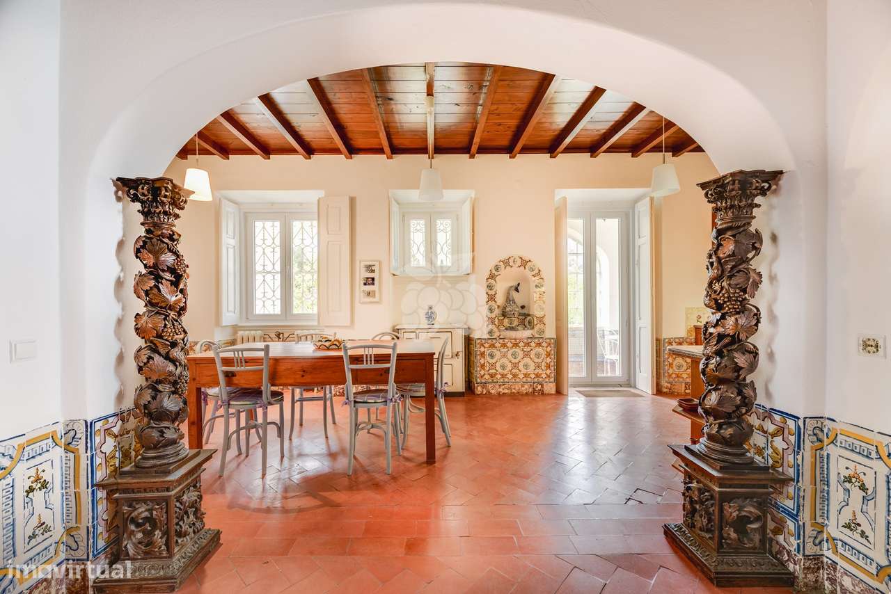 Moradia histórica T6  em Sintra com jardim, piscina e garagem-23