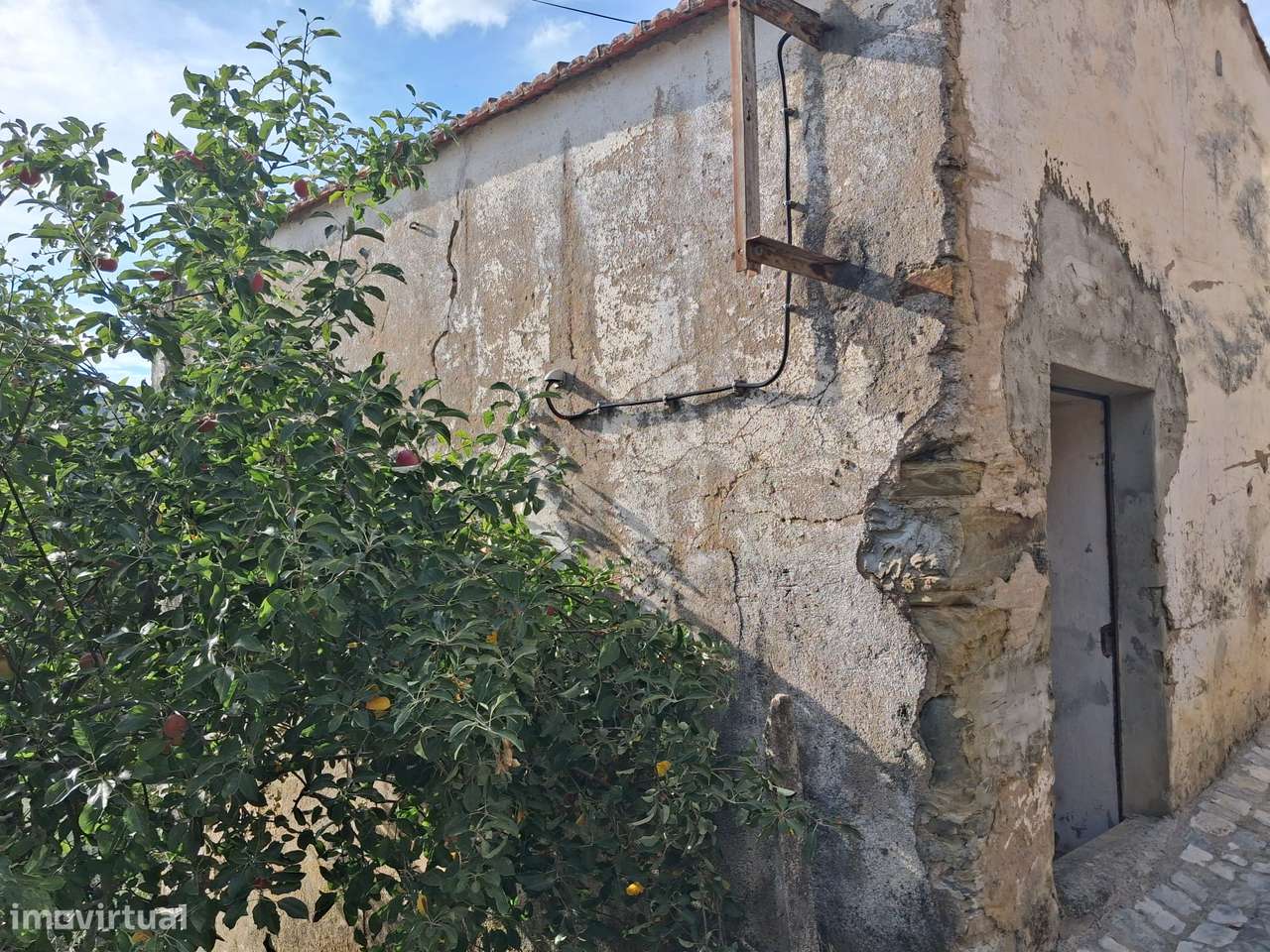 Casa de Aldeia, tipologia T2 + Sótão para recuperação total-5