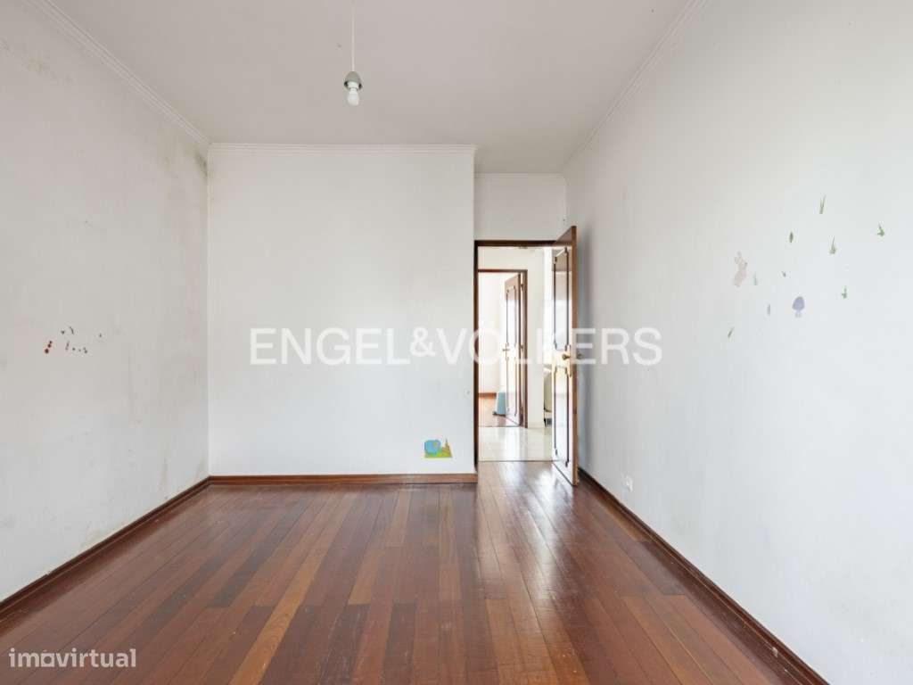 T4 com terraço com vista desafogada-16