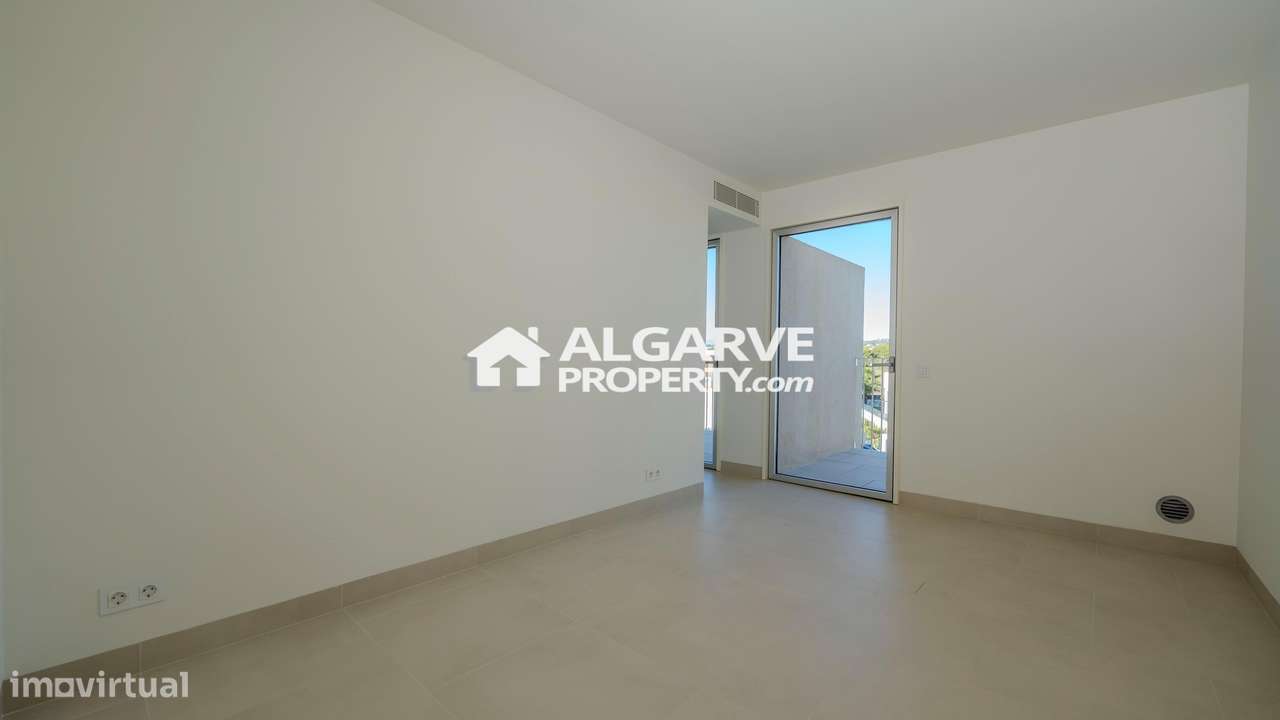 Sofisticação Moderna no Coração de Vilamoura: Apartamento Premium T2 n-9