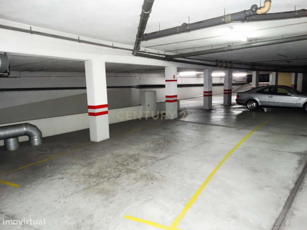 Lugar de Garagem Interior 38m2 Lordelo do Ouro - Porto - Grande imagem: 3/4