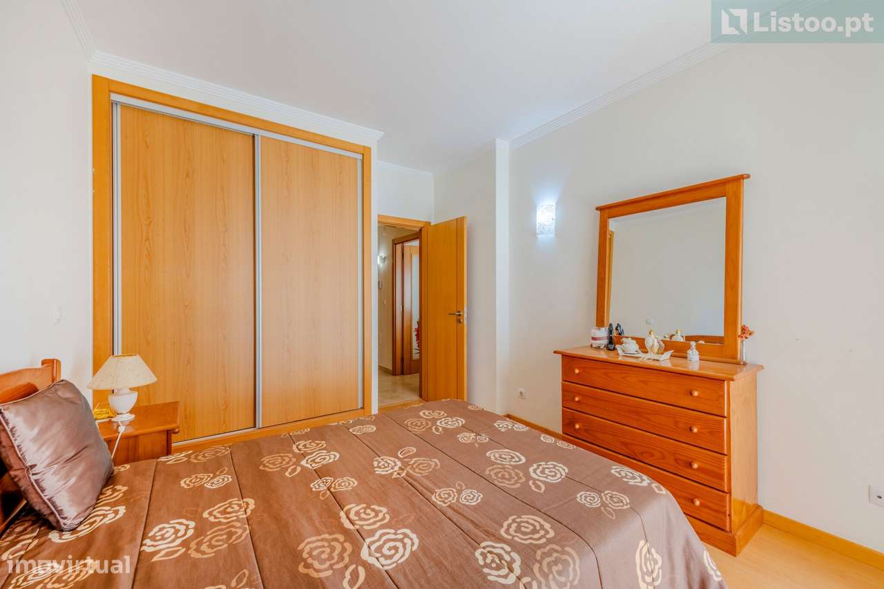 Apartamento T2 com Piscina, Varanda em Portimão-25