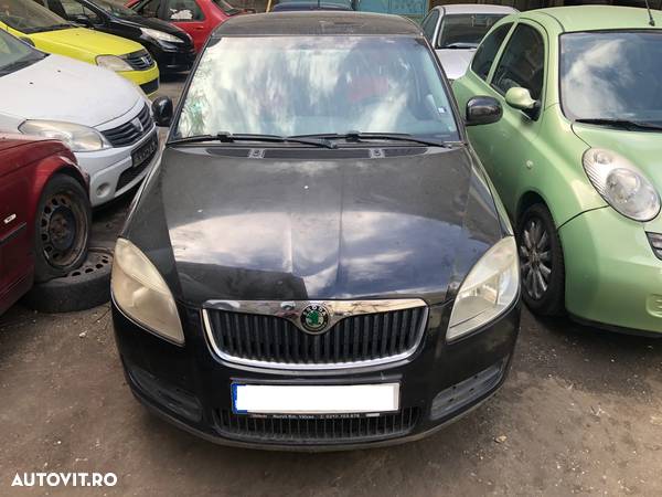 Dezmembrez Skoda Fabia 2 2008 negru - 3