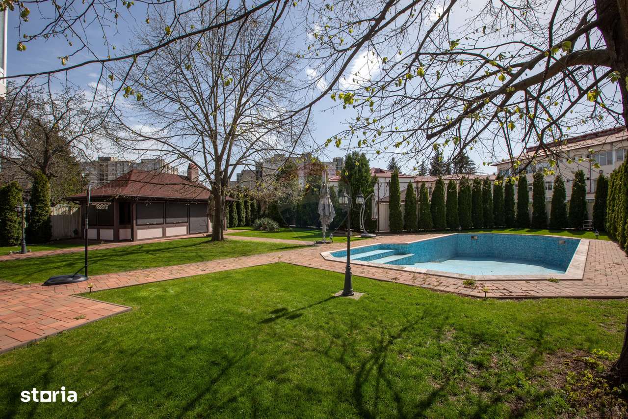 Vila de vanzare in zona Ultracentrala Bacau - Imagine principală: 5/16