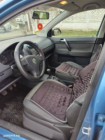 Volkswagen Polo 1.2 Attractive - 6