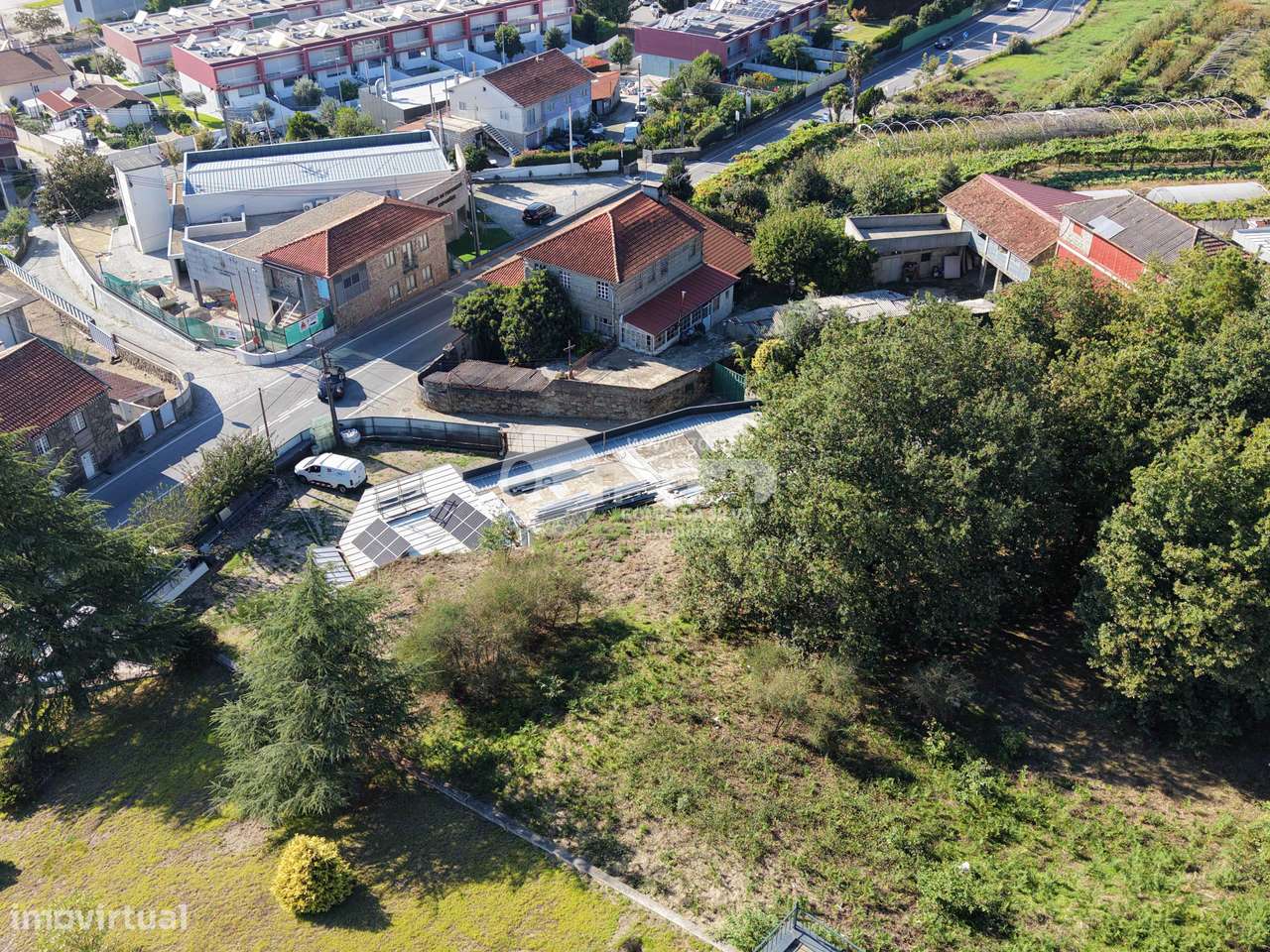 Terreno Urbano com 4605m2 em Esporões-12