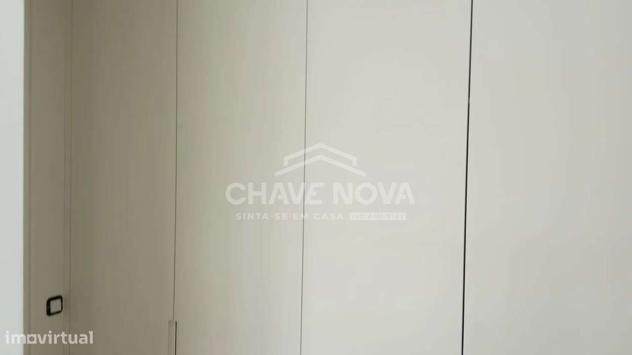 T2 Novo c/ Lugar de Garagem em Santa Marinha (VL8)-15