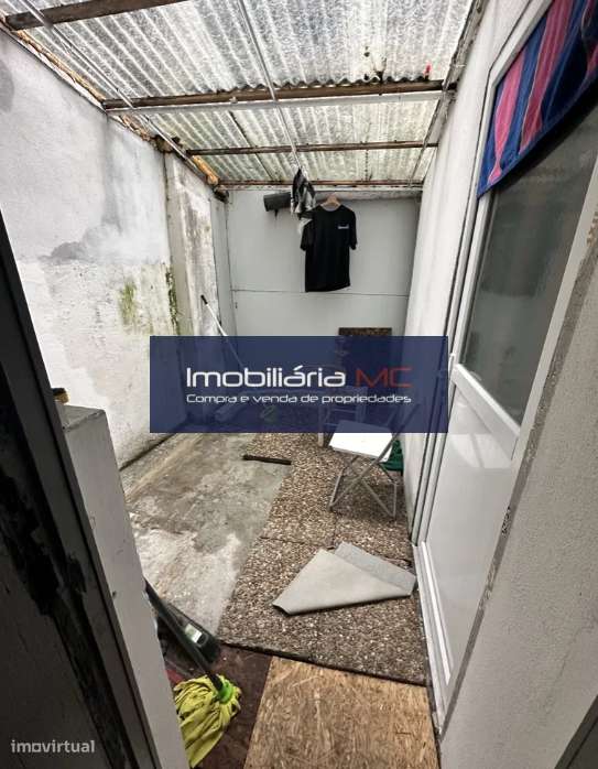 Apartamento T1 transformado em T3 junto à Avenida da República-6