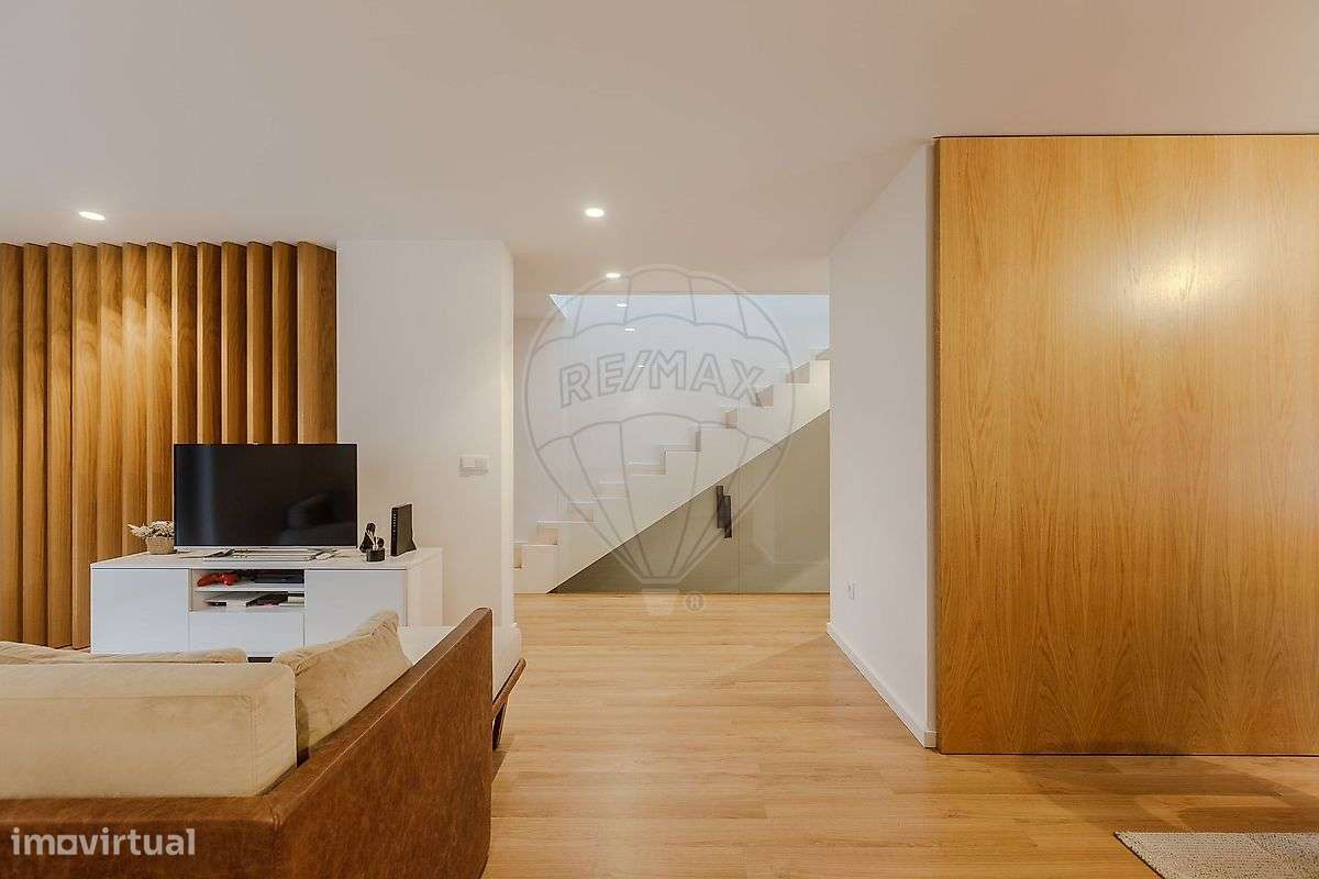 Moradia T4 para venda-5