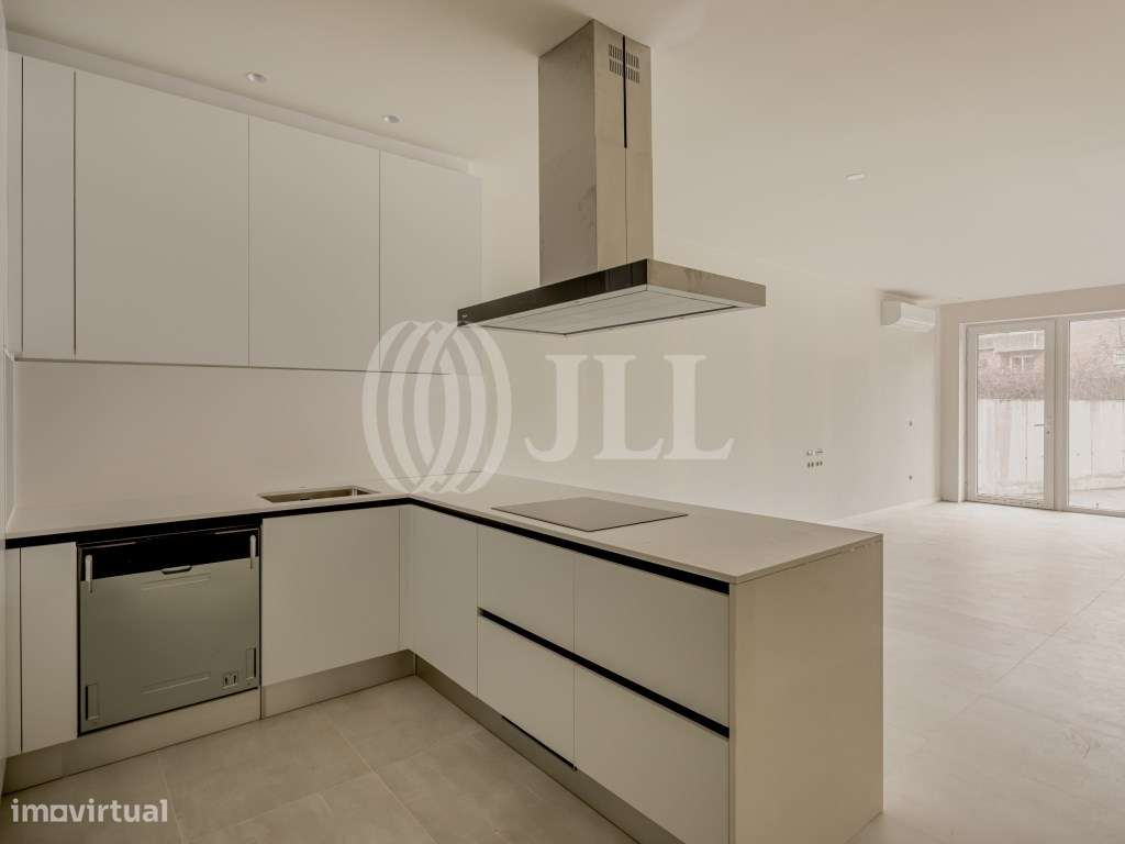 Apartamento T4 duplex jardim privativo nas Antas, Porto-5