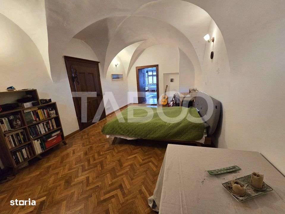 Apartament decomandat de vanzare cu pivnita in Centrul Istoric Sibiu-10