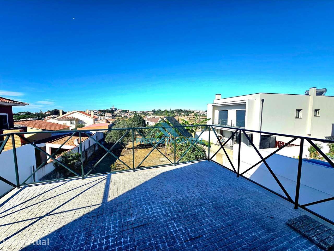 Moradia T4 com excelentes áreas exteriores - Oportunidade Única...-29