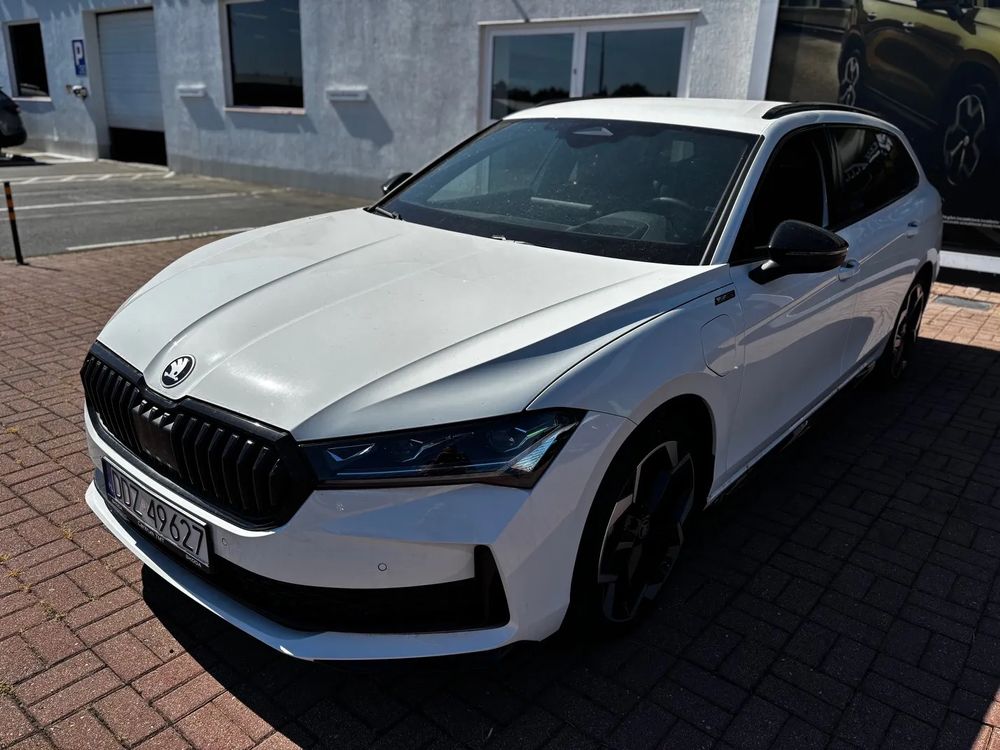 SKODA SUPERB Škoda Superb Combi Sportline 1.5 TSI PHEV 150 kW (204 KM)