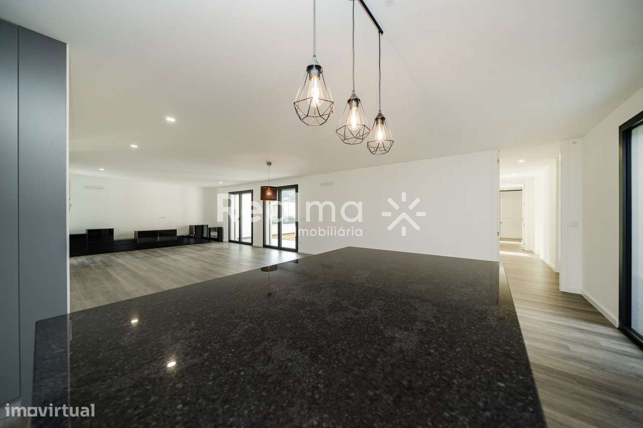 Moradia Térrea T3+1 em Este S.Mamede-Braga-26