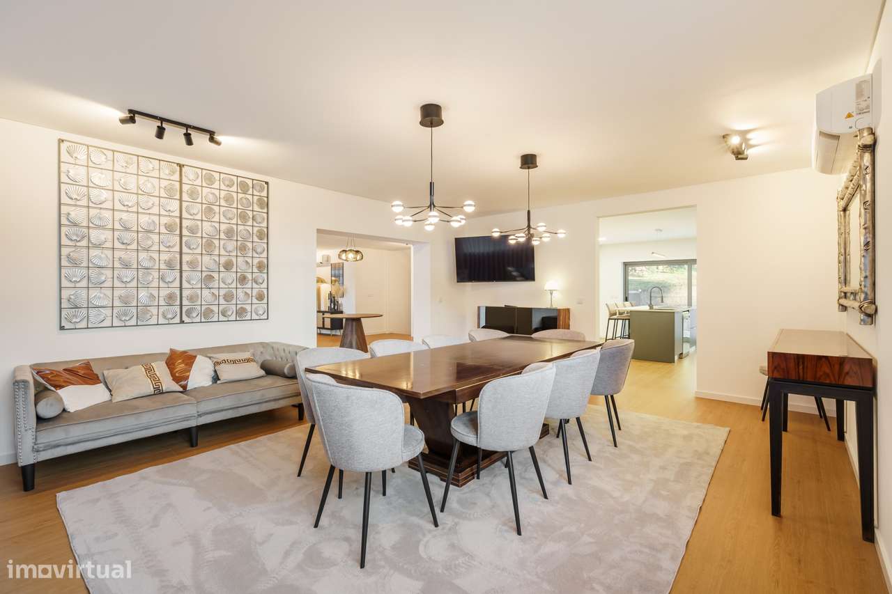 Moradia T5 Remodelada - Condomínio da Fonte Seca-24