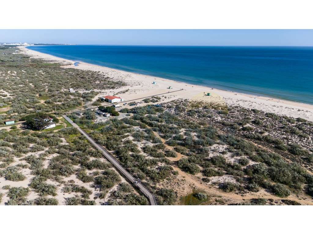 Andar de Moradia T2+1 perto da Praia da Lota, Algarve-33