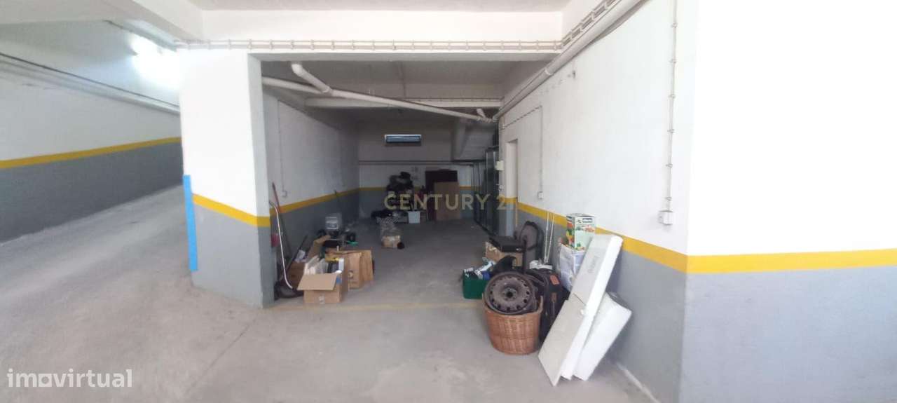 Parqueamento Espaçoso em Sintra - 27m² - Grande imagem: 5/19