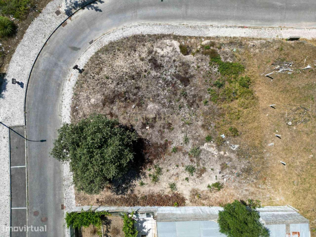 NOVIDADE  Terreno Urbano, 428m2, em gaveto, urbanização nova.-5