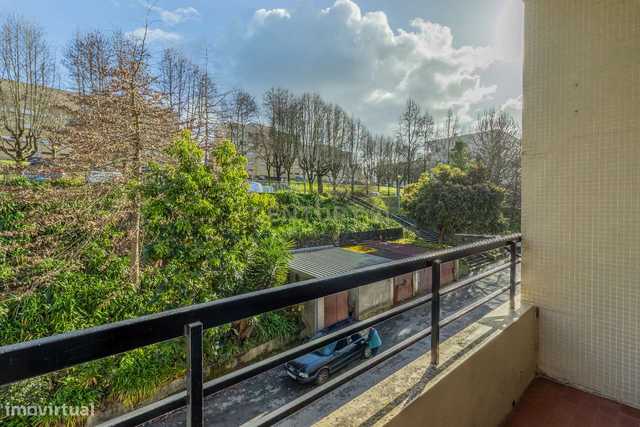 Apartamento T3 com garagem fechada , perto do Centro Histórico . - Grande imagem: 5/24