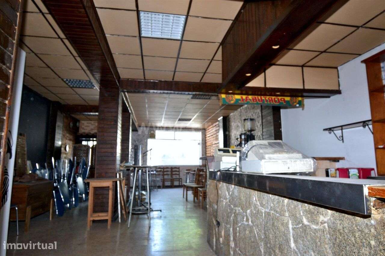 Loja / Castelo Branco, Castelo Branco - Grande imagem: 4/17