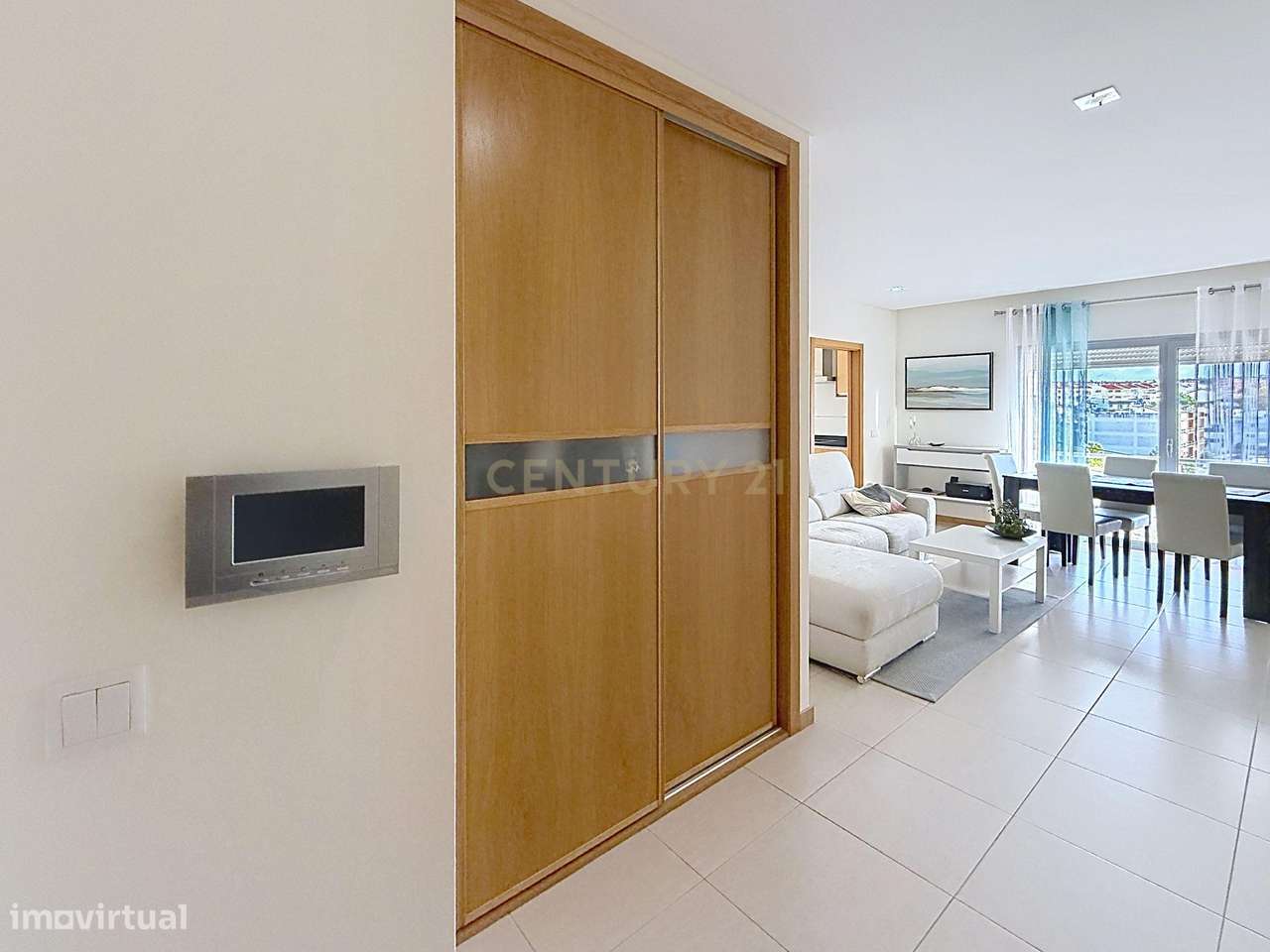 Apartamento T2 com varanda e garagem fechada na Nazaré.-9