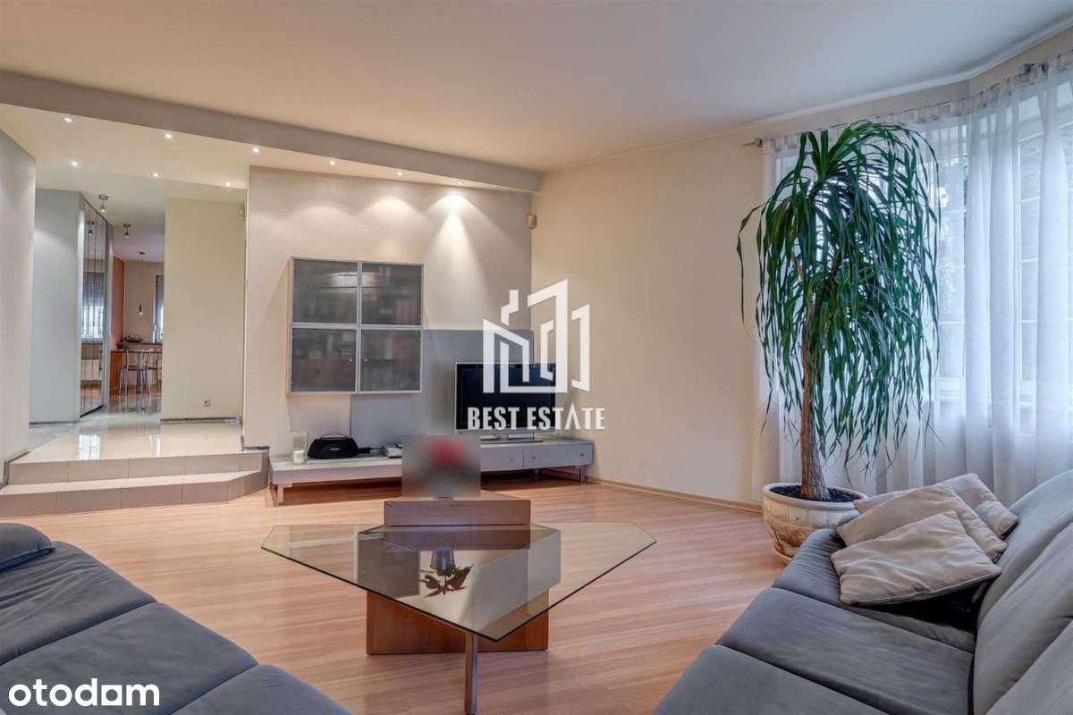 Przestronny Dom Blisko Centrum-6