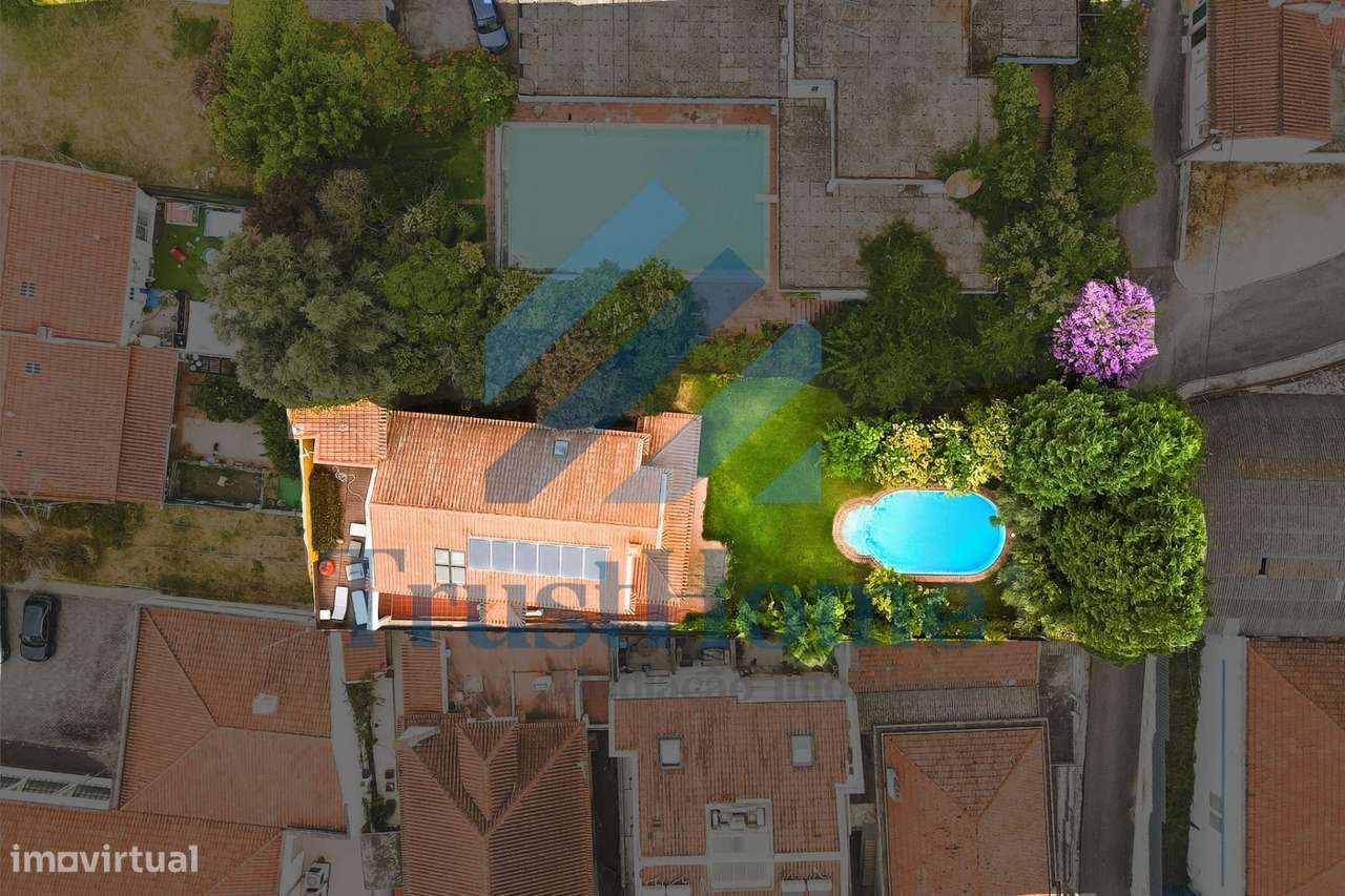 MoradiaV5 com jardim, piscina e ginásio no centro de Coruche-56