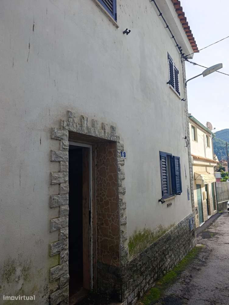 Casa em 4 pisos, para remodelar, em Lorvão, Penacova, Coimbra - Grande imagem: 2/47
