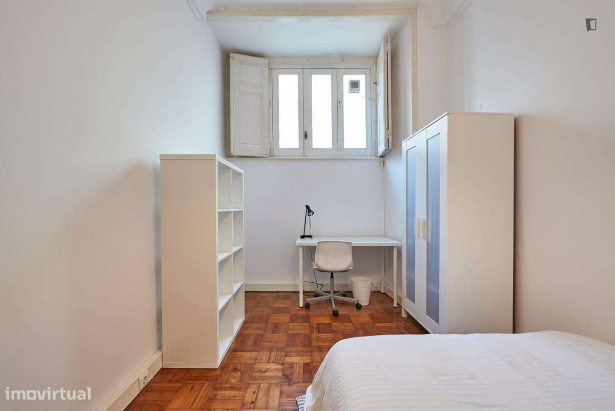 Quarto - localizado em Alameda Lisbon - Grande imagem: 2/10