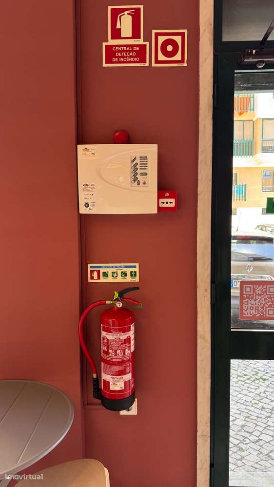 Trespasse de restaurante totalmente equipado em Massamá Norte-13