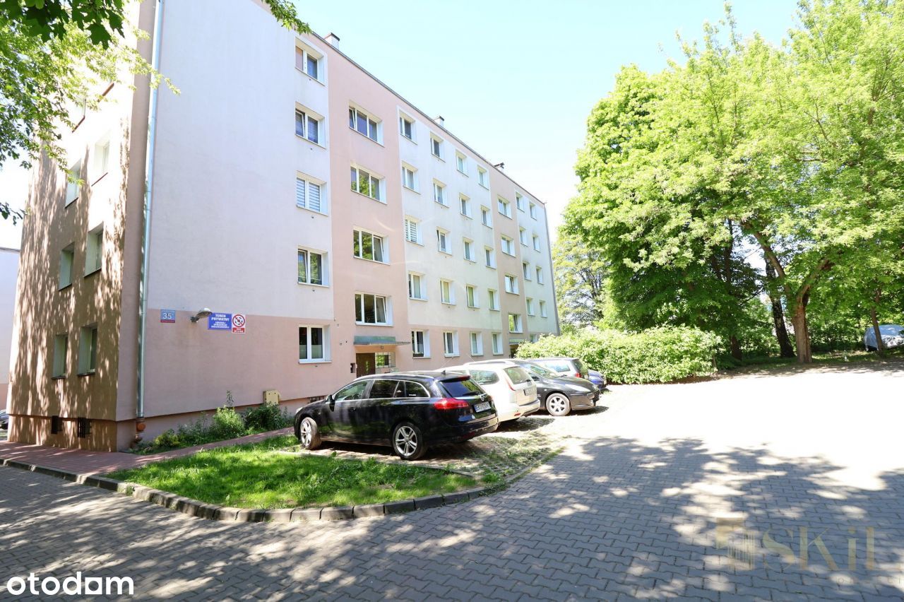 2 pok. przy uczelni zamknięty teren balkon parking