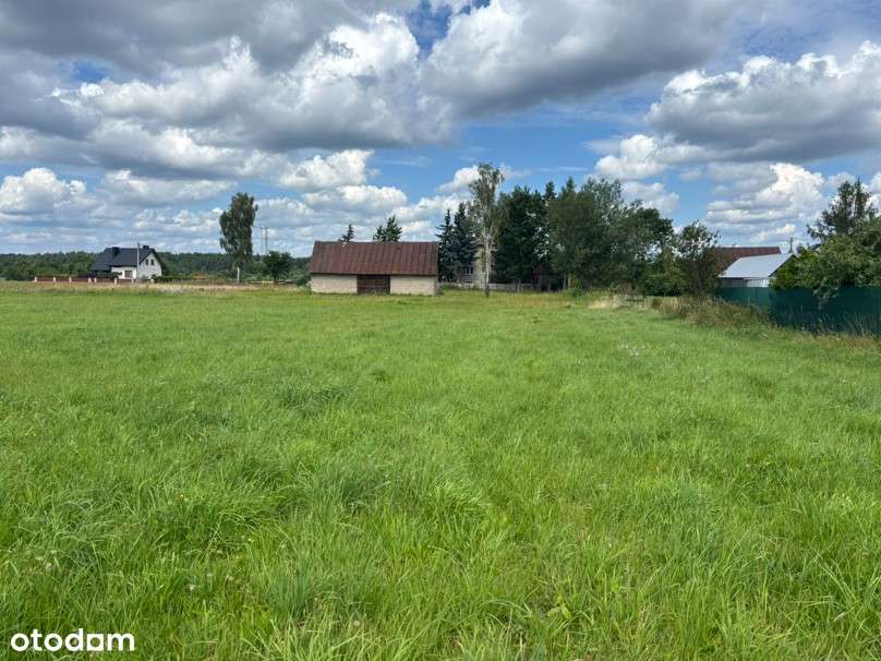 Duża zabudowana działka w mieście Brok-9