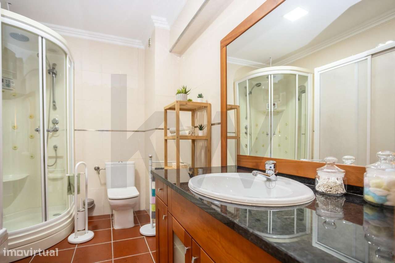 Apartamento T3 no Laranjeiro, Almada – Potencial Único e Localização P-26